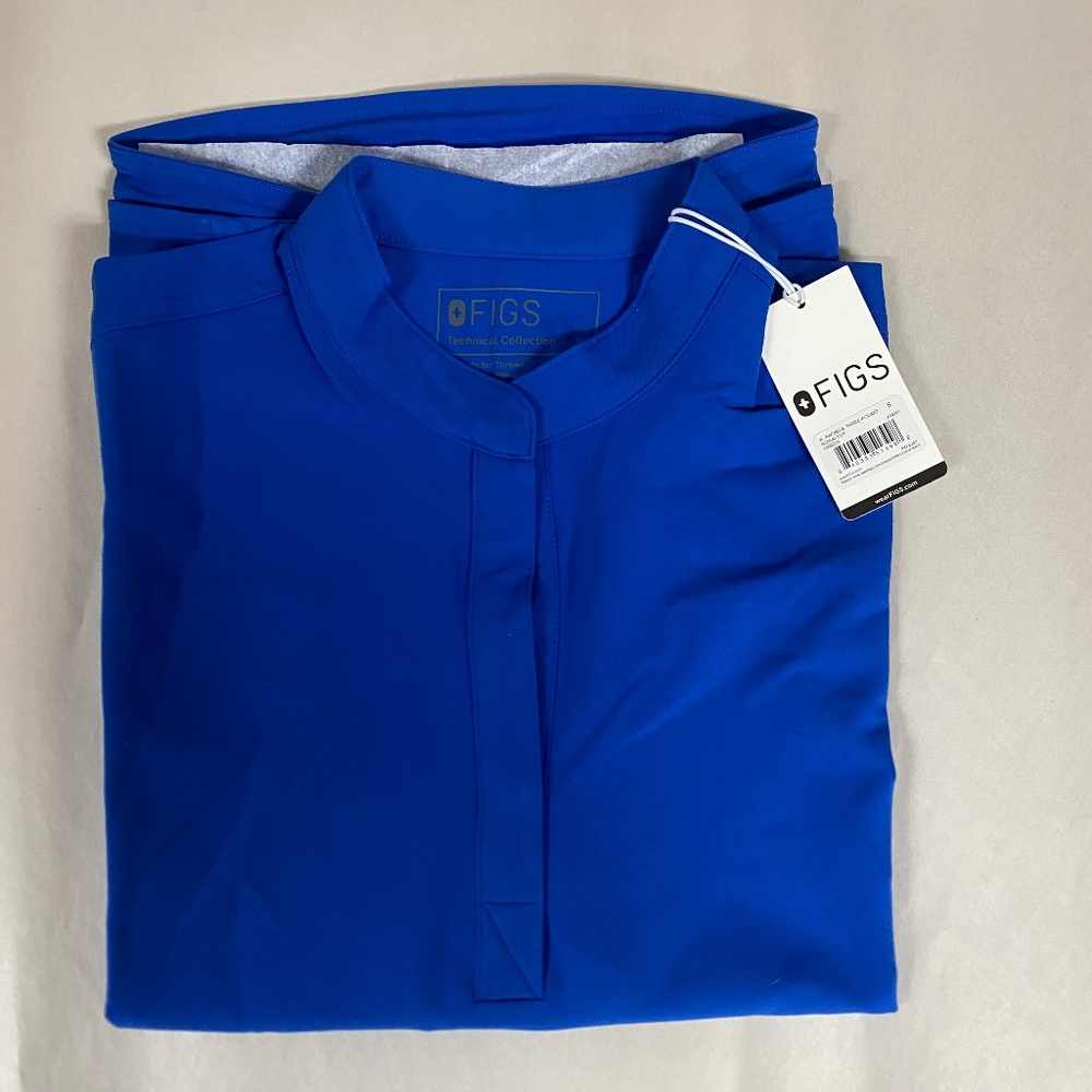 FIGS Rafaela Three Pocket Scrub Top In Blue Size Small